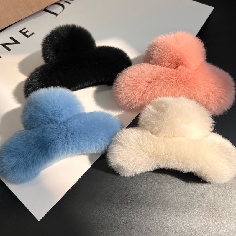 Women'S Winter Accessories Set - Winter Faux Fur Hair Claw Rabbit